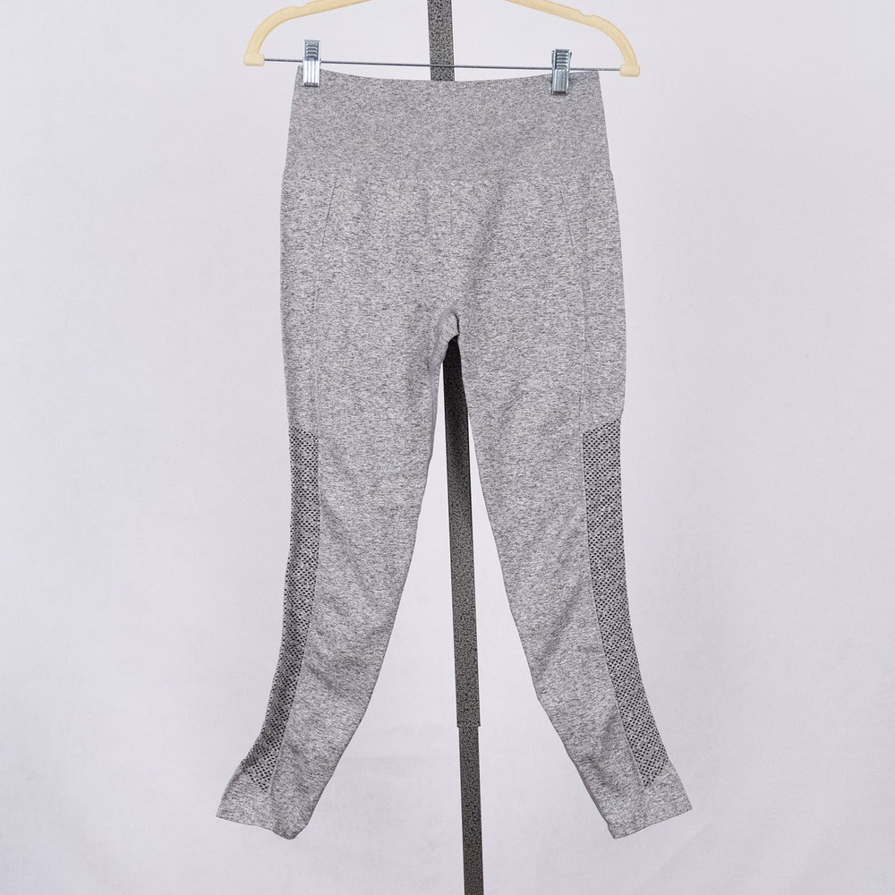 Fabletics Women's Sync Seamless High Waisted 7/8 Legging Gray Heather Size SMALL